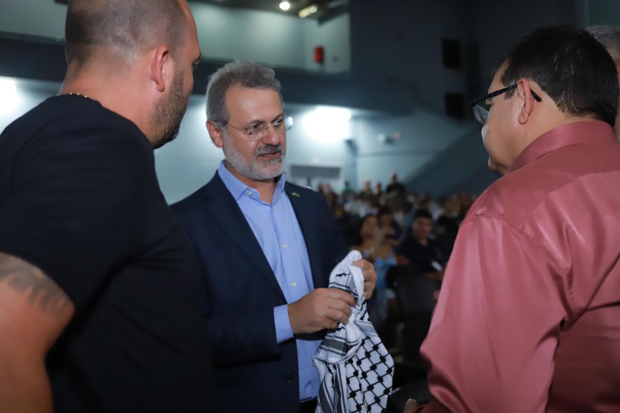 Ualid Rabah conversa com o prefeito de Sapucaia do Sul, Volmir Rodrigues